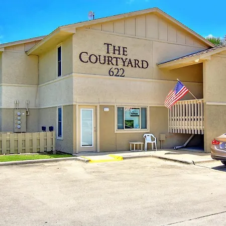 Courtyard #204 Vila